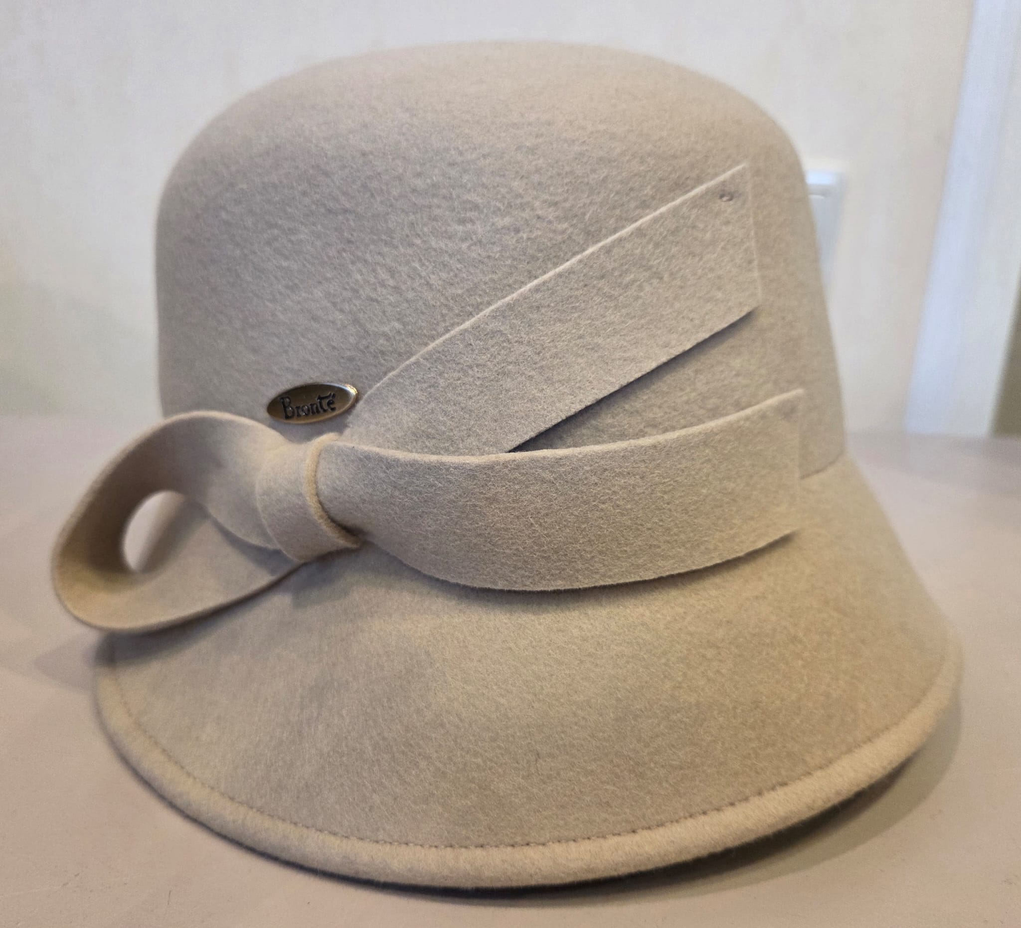 Lot of 2 VTG Frederick & Nelson Women\'s Felt Cloche Hats Ivory Brown Embellished Hat Frederick & Nelson - Etsy main image 4
