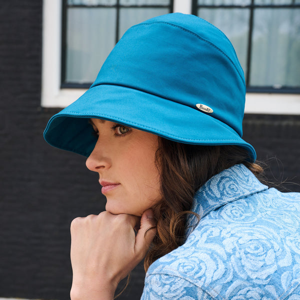 BronteAmsterdam_rain-hat-pip-
